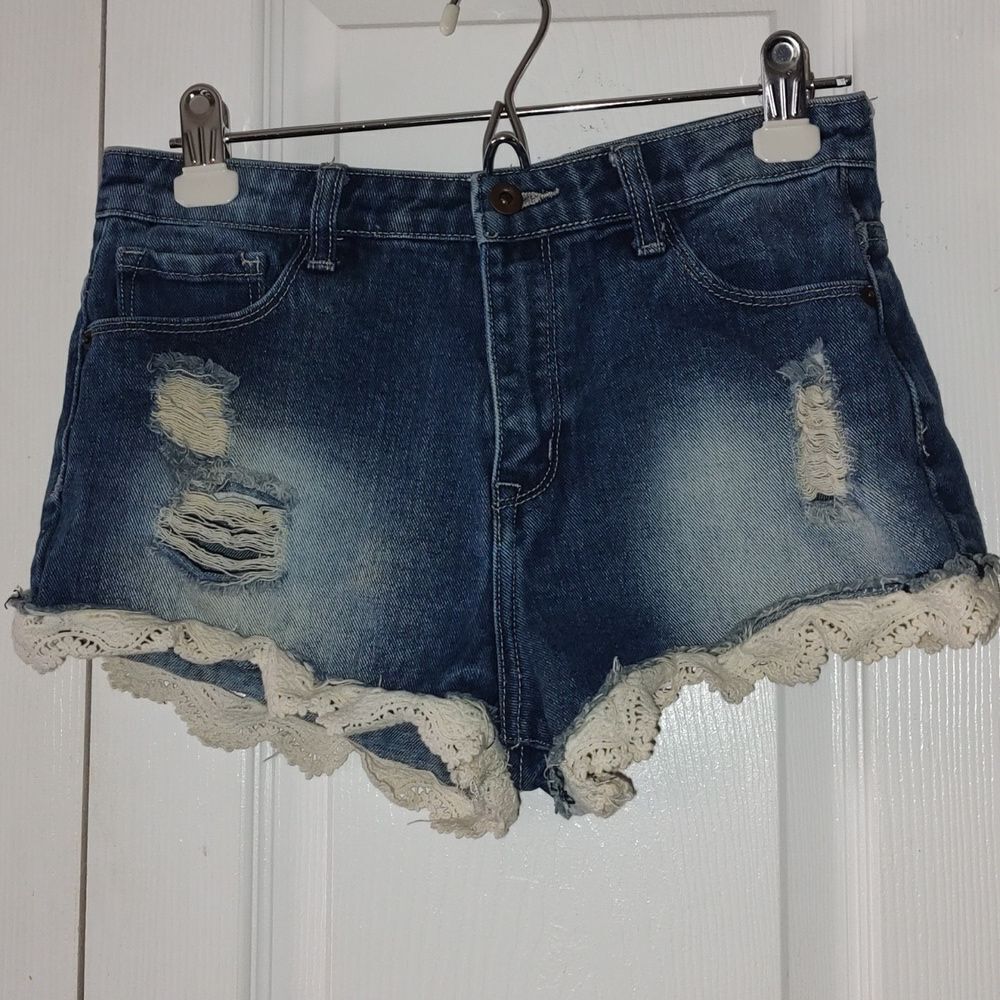 Forever 21 distress jean shorts with lace trim  Sz 27